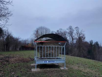 Bild 2:Futterraufe für Schafe, Ziegen, Rinder, Wild, Kühe, Weide
