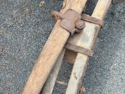 Bild 2:Holzpferdewagen, Kutschfahrgestell mit Eisenbereifung
