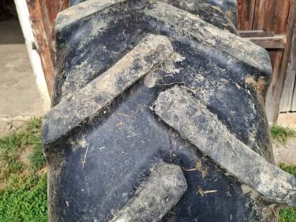 Bild 2:Traktorreifen