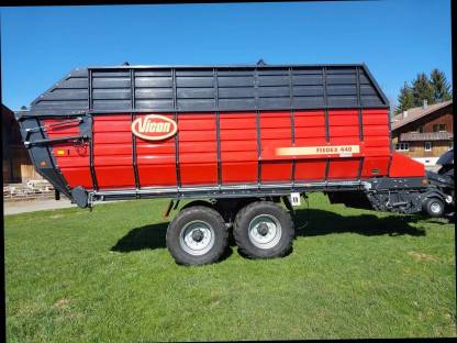 Bild 2:Vicon Schwingenladewagen (Stolpen)