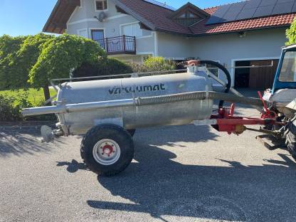 Bild 3:Vakuumat Güllefass 2.200 l