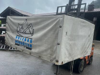 Bild 4:Mercedes Sprinter Planenaufbau