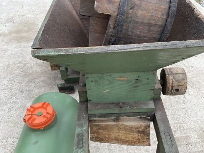 Bild 3:Obstpresse mit Rebler