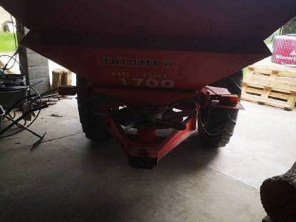 Bild 2:Kirchner Düngerstreuer