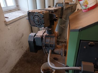 Bild 6:Hackschnitzelheizung HDG 150 kW inkl. Bunkeraustragung