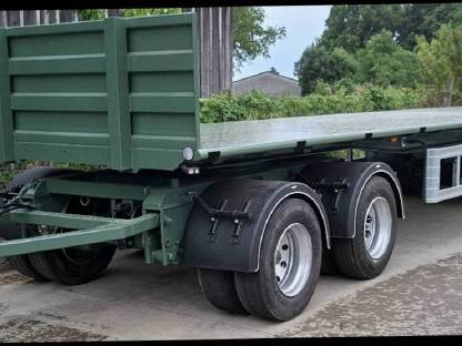 Anhänger Pritsche Plattformanhänger Ballenwagen