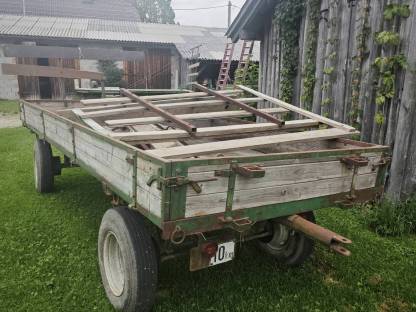 Bild 2:Zweiachs-Anhänger