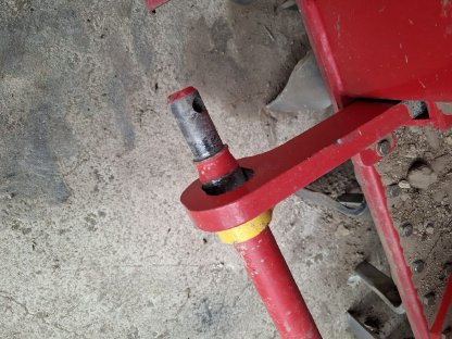 Bild 2:Verkaufe Pöttinger Trägerachse