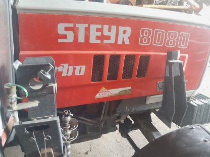 Bild 4:Frontlader Steyr