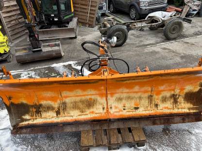 Bild 3:Hauer Schneepflug