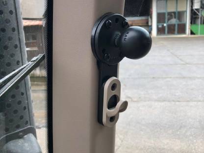 Bild 2:Halterung für RAM-Kugel Größe C - Fendt 300, 500, 700