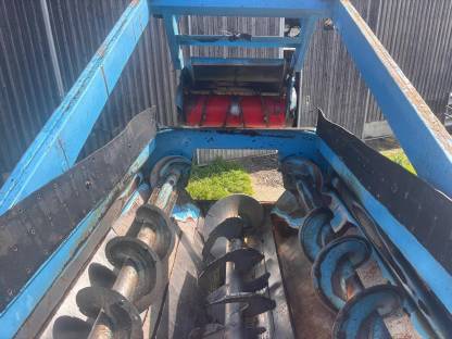 Bild 4:Futtermischwagen Himel DX 75