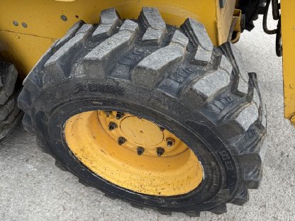 Bild 5:Kompaktlader GEHL SL 4240 Baumaschine