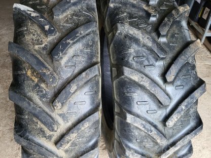 Bild 2:Traktorreifen Kleber 420/70R28