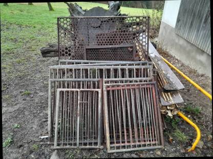 Bild 2:Alteisen, Gitter