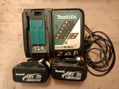 Makita 18V Ladegerät und 2 Akkus