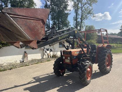 Gut erhaltener Same Falcon Traktor