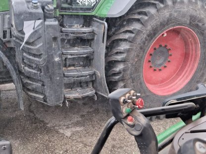 Bild 4:Weinbau Überzeilenstockputzer