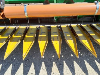 Bild 4:Sonnenblumenvorsatz für John Deere 620R Schneidwerk