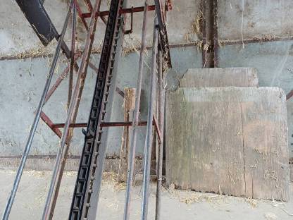 Bild 2:Förderband für Heu und Strohballen