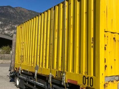Container