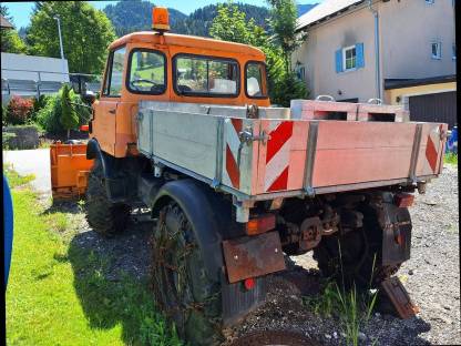 Bild 4:Daimler Benz Unimog 421 mit Schneepflug