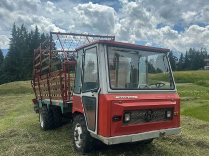 Bild 3:Lindner Transporter 3500S inkl. Lüönd Ladewagen