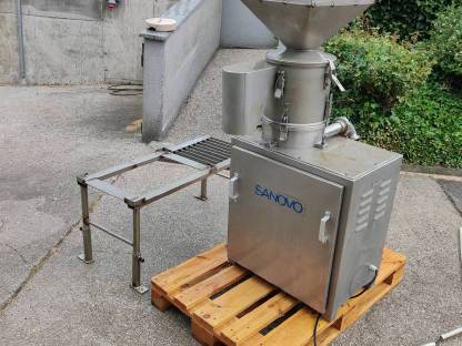 Bild 2:Eierschalenzentrifuge