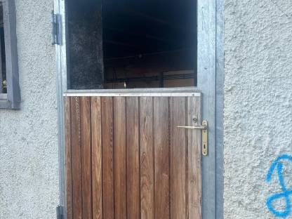 Bild 2:Stalltür Lärche