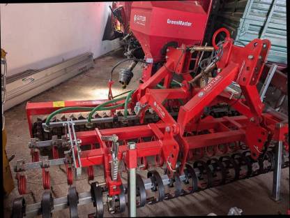 Bild 2:Güttler GreenMaster 300 Vollausstattung Grünlandnachsaat