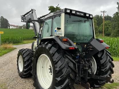 Bild 5:Valtra 6850