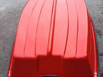Bild 5:Unbenutztes Polyester-Kleinboot