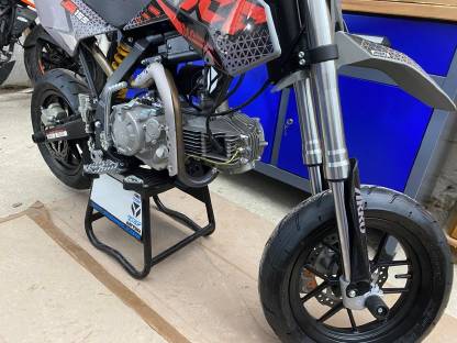 Bild 8:YCF SM F155 Grau Supermoto Motorrad