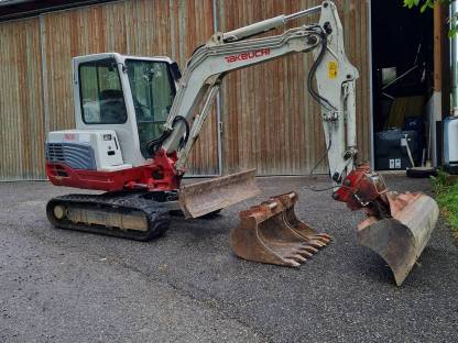 Bild 2:Takeuchi TB 235