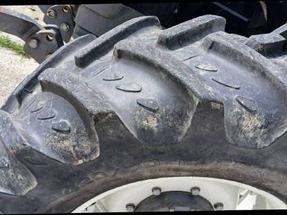 Bild 2:Traktorreifen