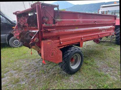 Bild 2:Miststreuer Pöttinger 4000
