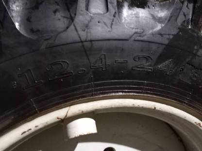 Bild 8:Traktor Steyr 8100