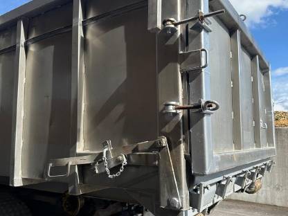 Bild 3:Abrollcontainer, Hakenliftcontainer