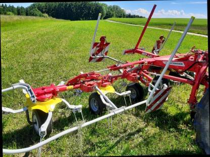 Bild 4:Kreiselheuer Pöttinger 6.61