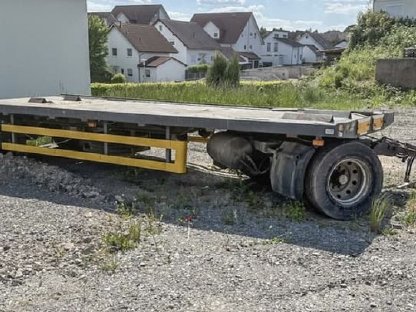 Bild 3:Zweiachsiger Abrollanhänger, Tieflader, Ballenhänger
