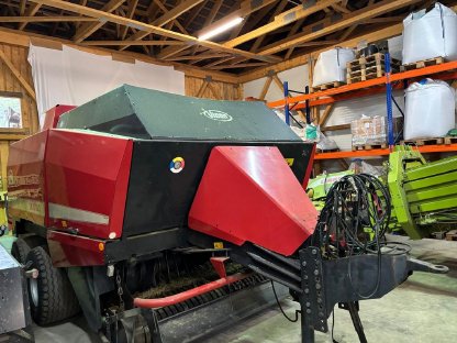 Bild 2:Quaderpresse Vicon LB12100