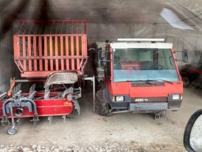 Bild 3:Schlepper mit Zubehör