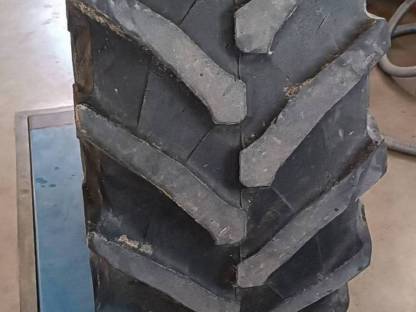 Bild 4:Traktorreifen