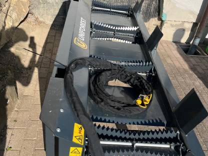 Uniforest VM4 Walzenförderer Stammförderer