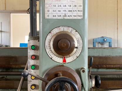 Bild 2:Auslegersäulenbohrmaschine Bohrwerk