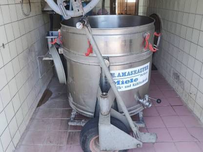 Suche Milchtank mit Sumpf 600-1.000 l