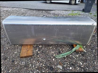 Bild 3:LKW Kraftstofftank SMA Serbat 550 l