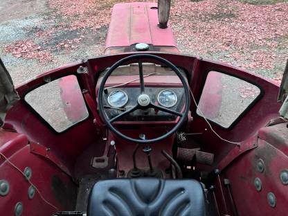 Bild 6:IHC 624 mit Messerbalken