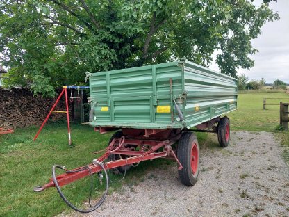 Bild 3:Brantner 2-Seiten-Kipper, 8 t