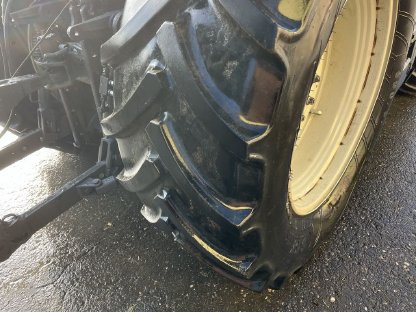 Bild 2:Traktorreifen